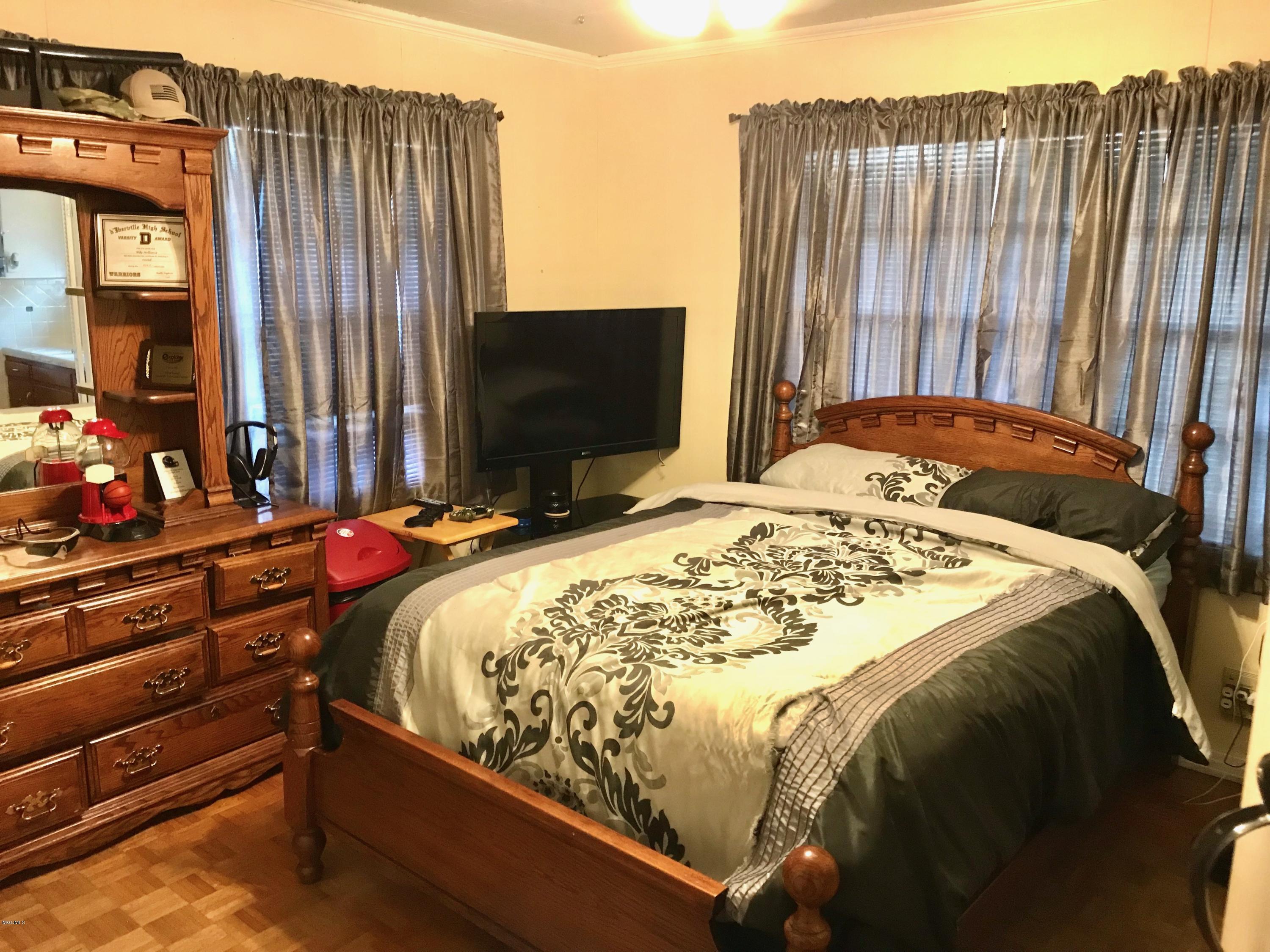 12459 Oaklawn Road Biloxi, MS 39532 - Photo 10 of 23 Bedroom 3