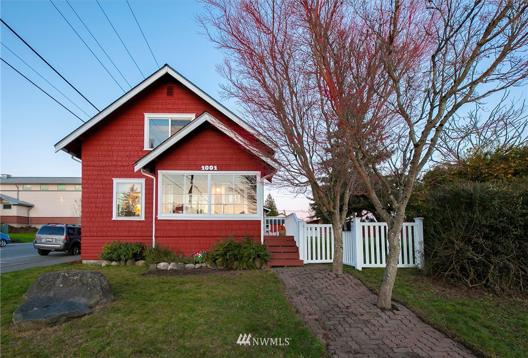 1001 Rockefeller Avenue Everett, WA 98201 - Photo 1 of 25 Gallery Image 1