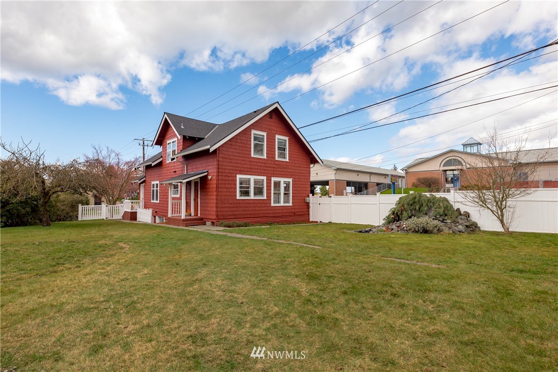 1001 Rockefeller Avenue Everett, WA 98201 - Photo 2 of 25 Gallery Image 2