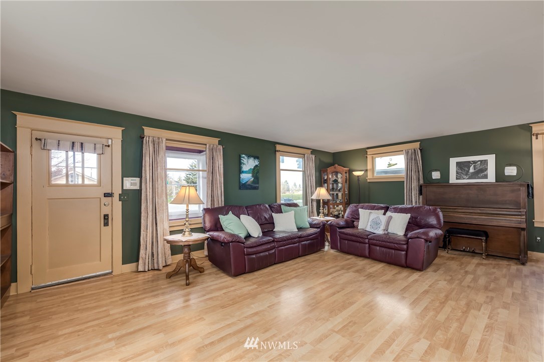 1001 Rockefeller Avenue Everett, WA 98201 - Photo 4 of 25 Gallery Image 4