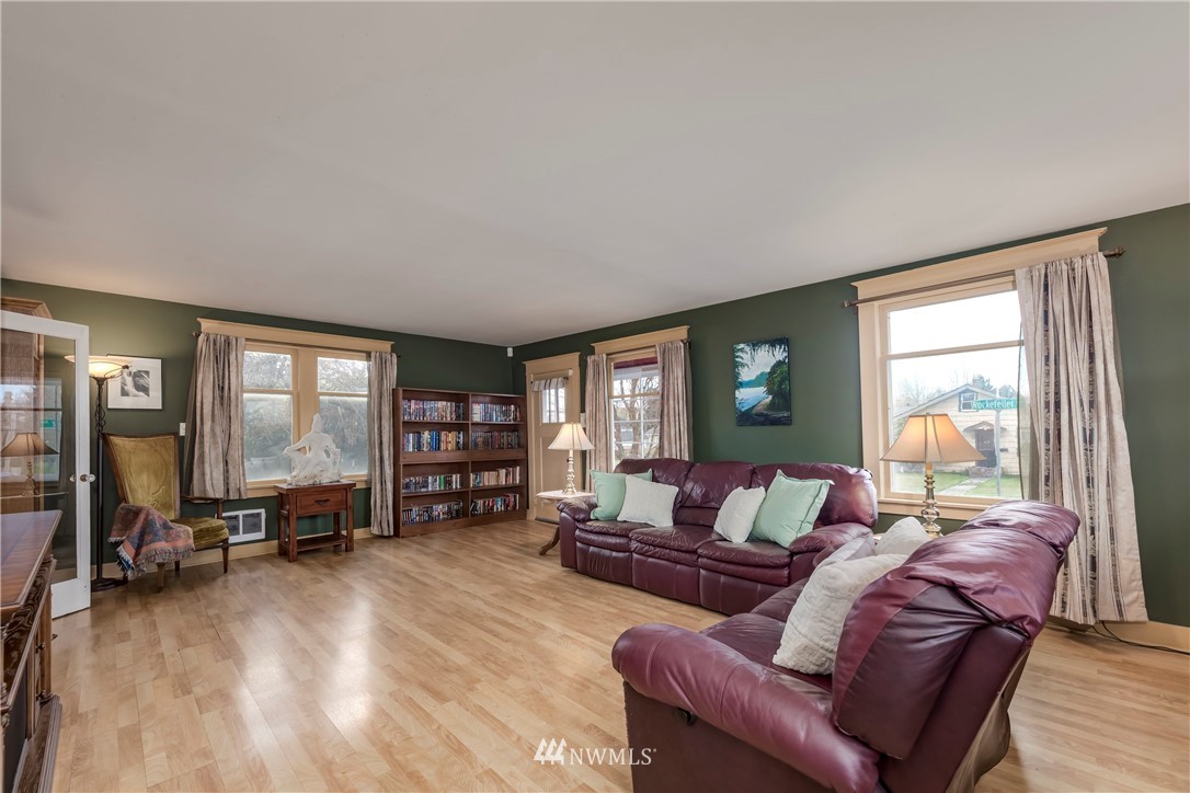 1001 Rockefeller Avenue Everett, WA 98201 - Photo 5 of 25 Gallery Image 5