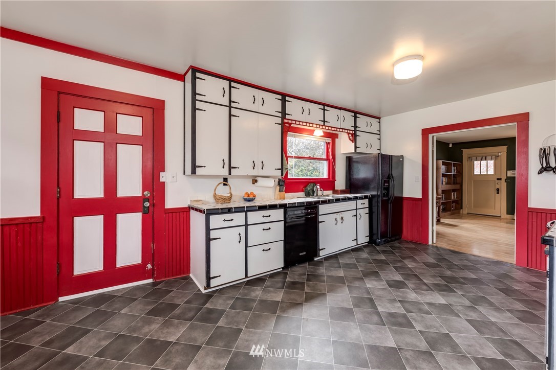 1001 Rockefeller Avenue Everett, WA 98201 - Photo 7 of 25 Gallery Image 7