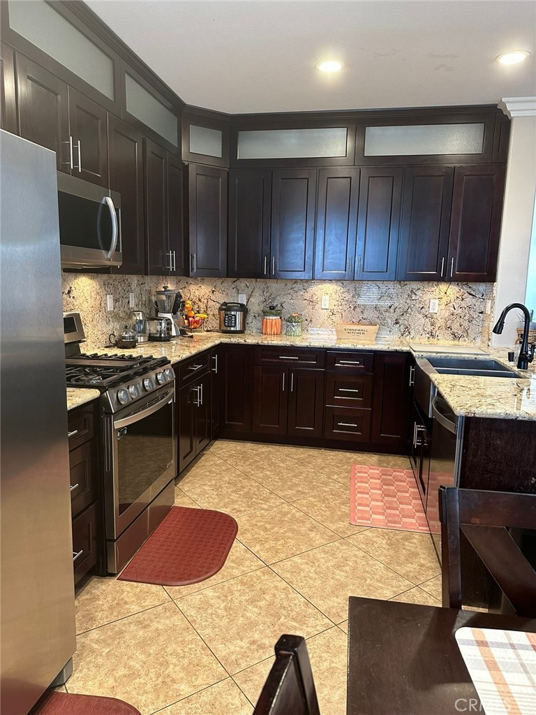 11617 Harvard Way Yucaipa, CA 92399 - Photo 11 of 60