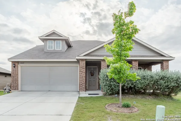 $2,000 | 1009 Sandwell Court, Seguin, TX 78155