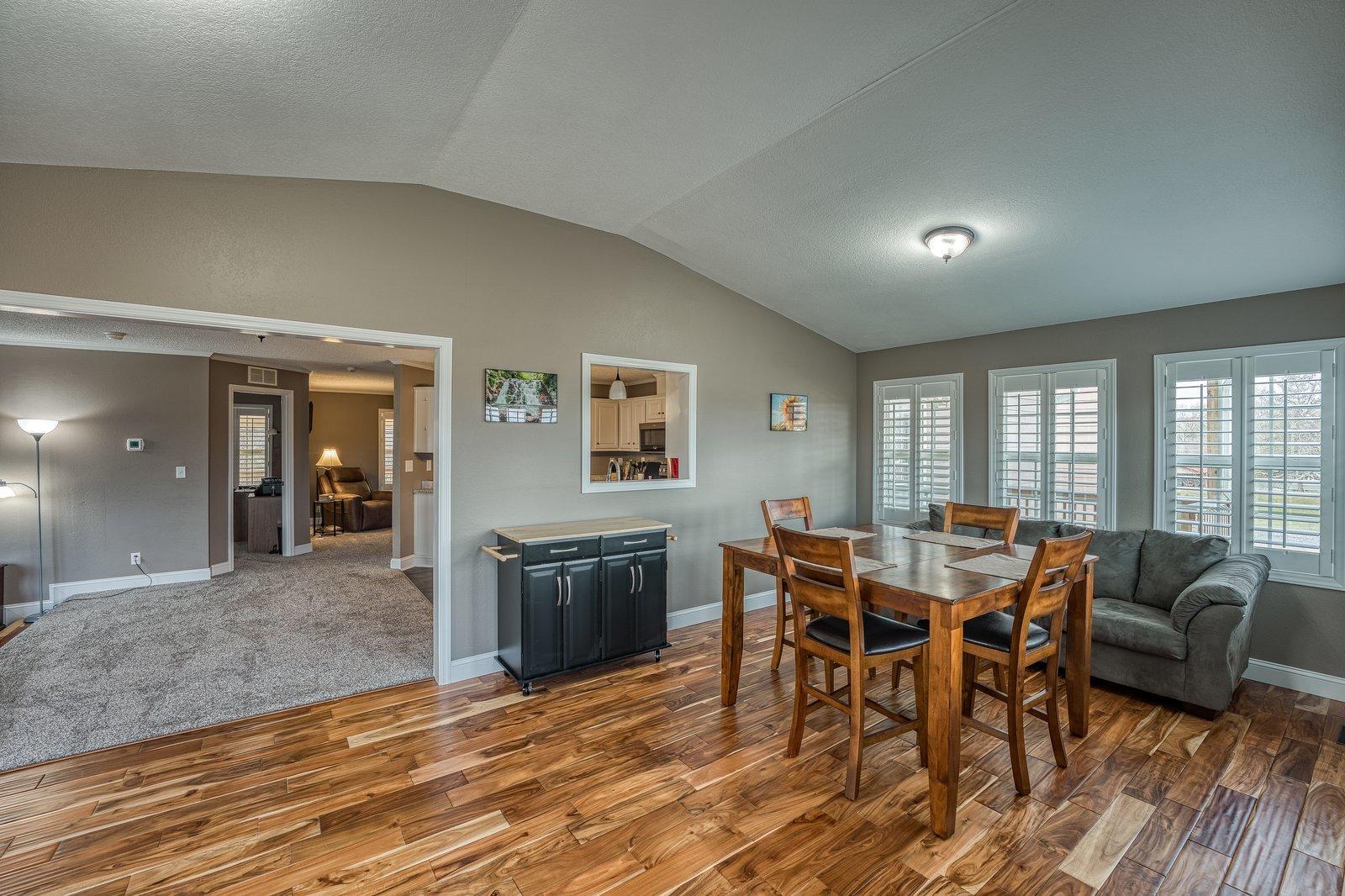 126 Hl Good Road Johnson City, TN 37615 - Photo 3 of 42 Hickory Floors