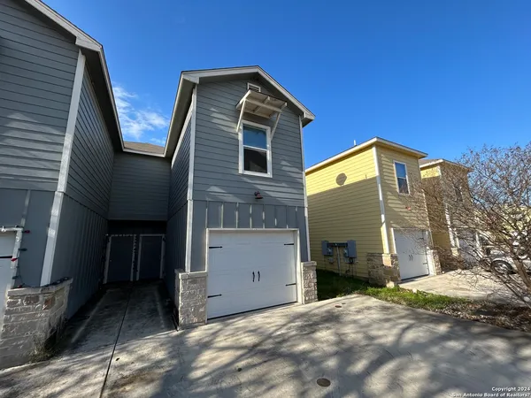 $1,599 | 570 Advantage Drive, New Braunfels, TX 78130