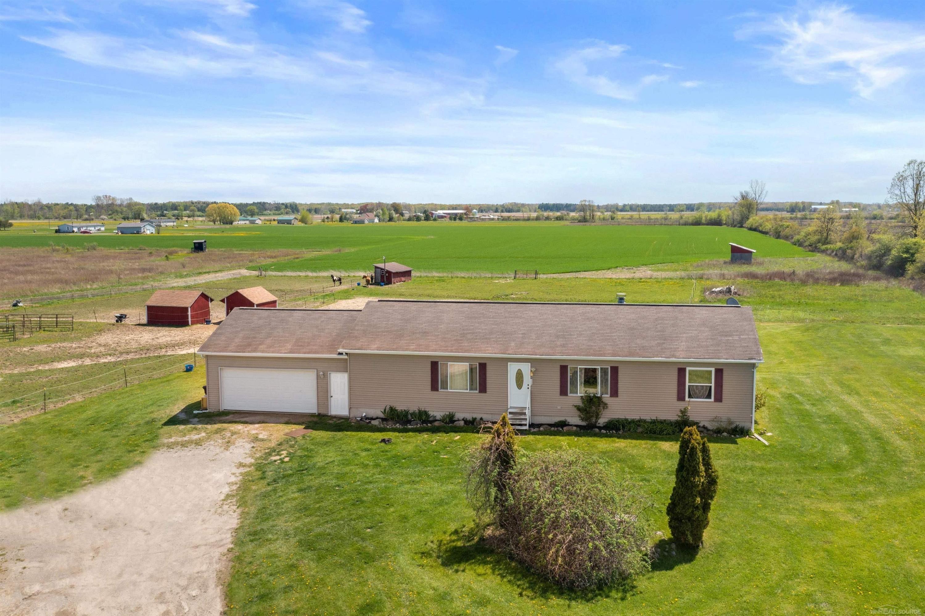 7613 Fisher Road Avoca, MI 48006 - Photo 4 of 31 50213010-6bea4e10-a33a-4f9f-83df-47b2e900cd6e.JPG