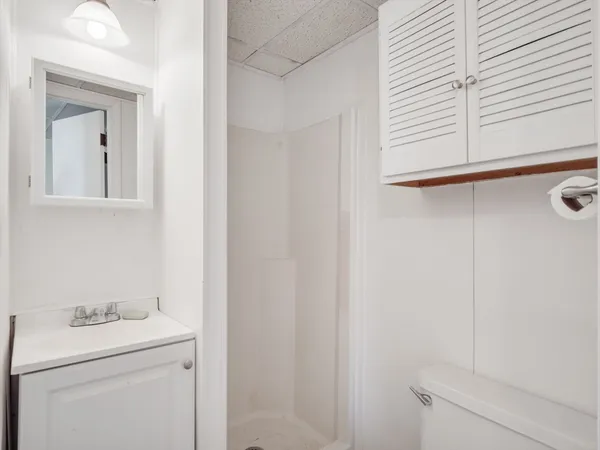 $1,700 | 23 Lowell Street, Unit 2R, Methuen, MA 01844