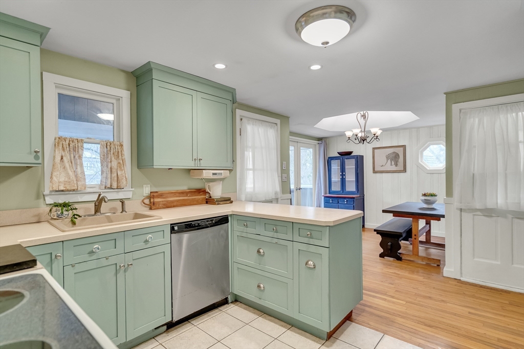 55 Fuller Street Dedham, MA 02026 - Photo 16 of 30