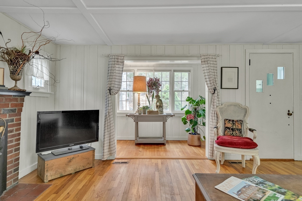 55 Fuller Street Dedham, MA 02026 - Photo 7 of 30