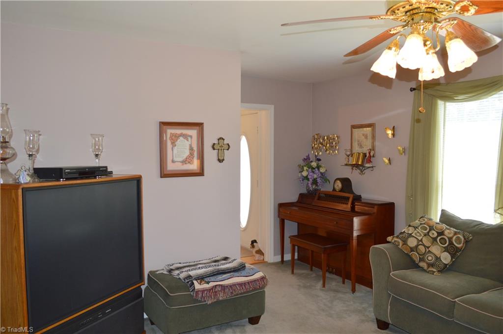 5895 Stanley Huff Road Summerfield, NC 27358 - Photo 12 of 30 Living Room