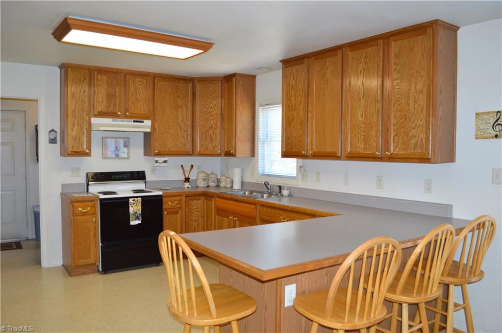 5895 Stanley Huff Road Summerfield, NC 27358 - Photo 13 of 30 Kitchen