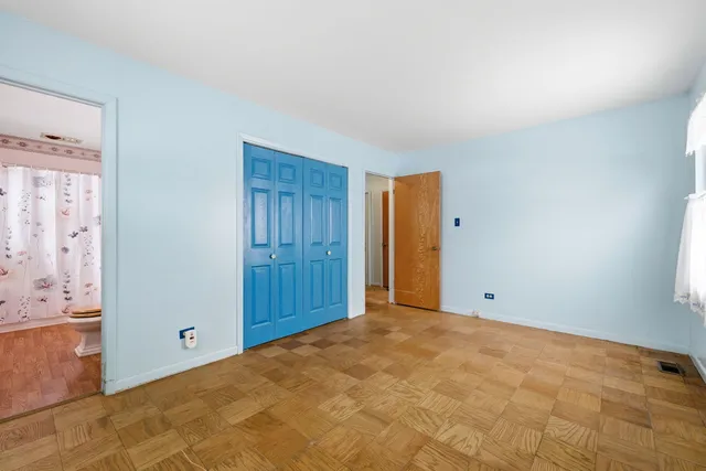 $429,999 | 943 Oxford Street, Downers Grove, IL 60516