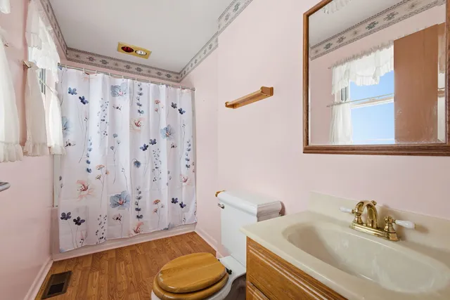 $429,999 | 943 Oxford Street, Downers Grove, IL 60516