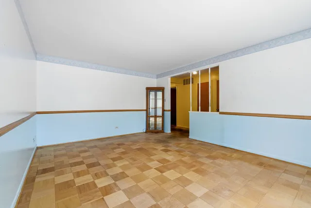 $409,000 | 943 Oxford Street, Downers Grove, IL 60516