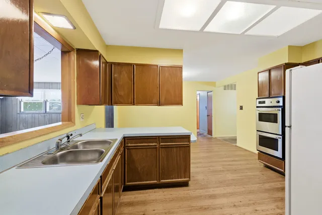 $429,999 | 943 Oxford Street, Downers Grove, IL 60516