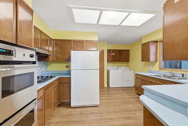 $409,000 | 943 Oxford Street, Downers Grove, IL 60516