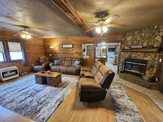 $198,500 | 8750 North Brehm Lane, Belle Rive, IL 62810