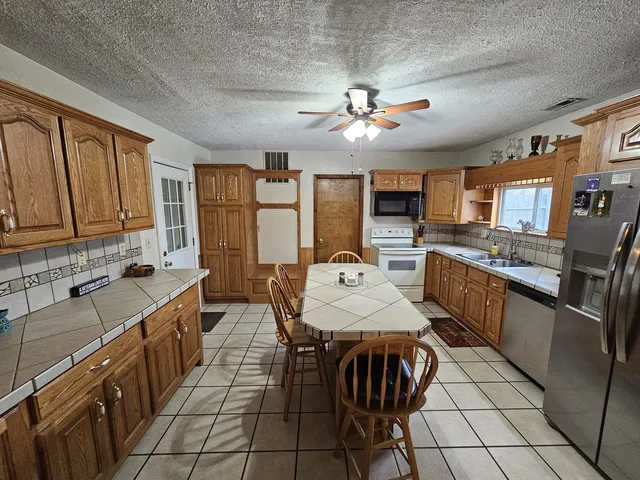 $198,500 | 8750 North Brehm Lane, Belle Rive, IL 62810