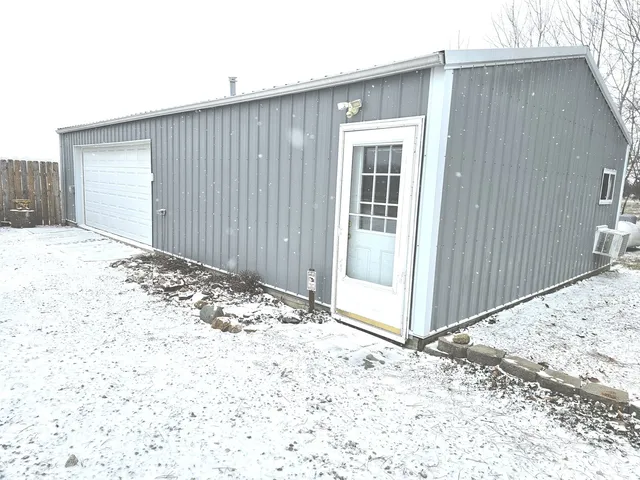 $198,500 | 8750 North Brehm Lane, Belle Rive, IL 62810