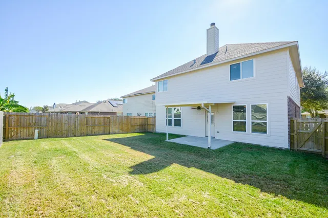 $339,000 | 24526 Lakecrest Town Drive, Katy, TX 77493