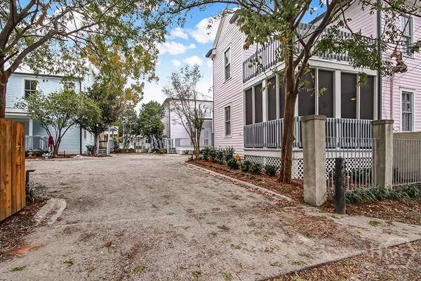 $1,800 | 1309 Jefferson Street, Unit A, Savannah, GA 31401