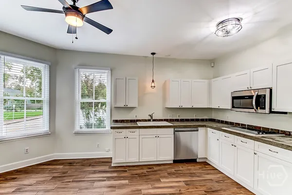 $1,800 | 1309 Jefferson Street, Unit A, Savannah, GA 31401