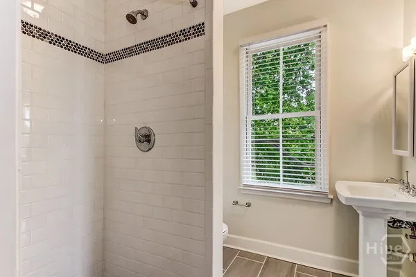 $1,800 | 1309 Jefferson Street, Unit A, Savannah, GA 31401