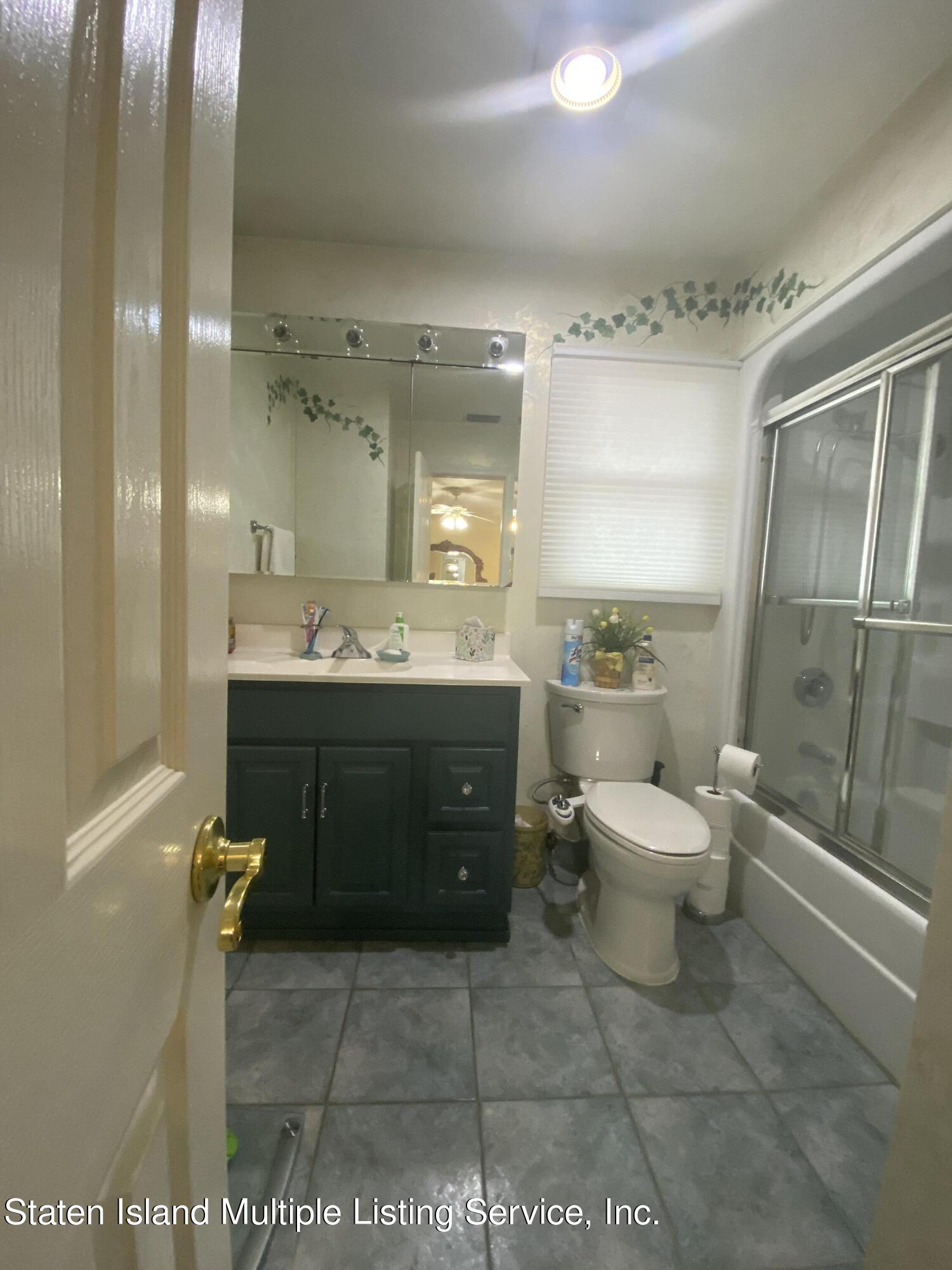 373 St George Road Staten Island, NY 10306 - Photo 20 of 25 PRIVATE SUITE