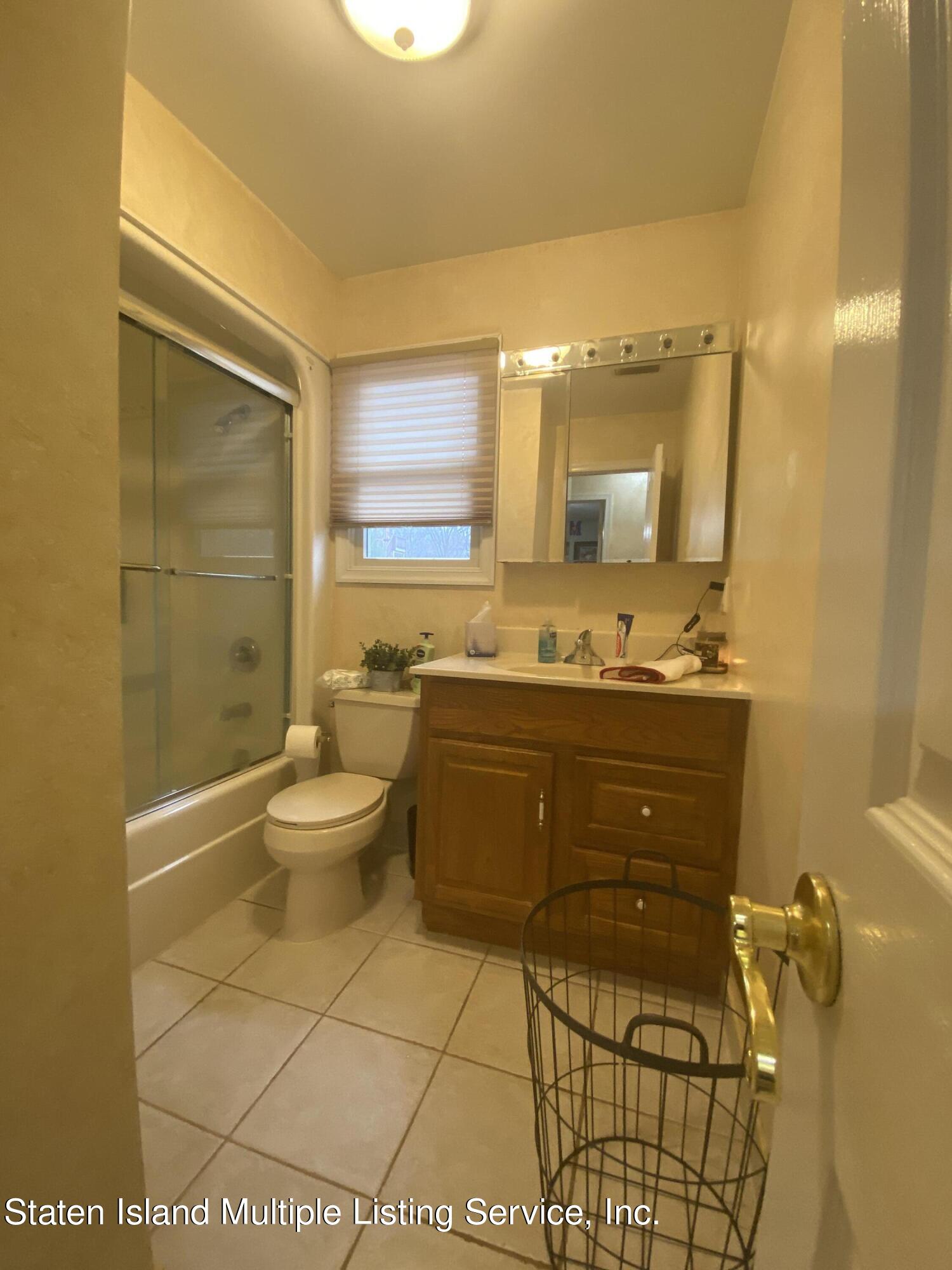 373 St George Road Staten Island, NY 10306 - Photo 21 of 25 MAIN BATH