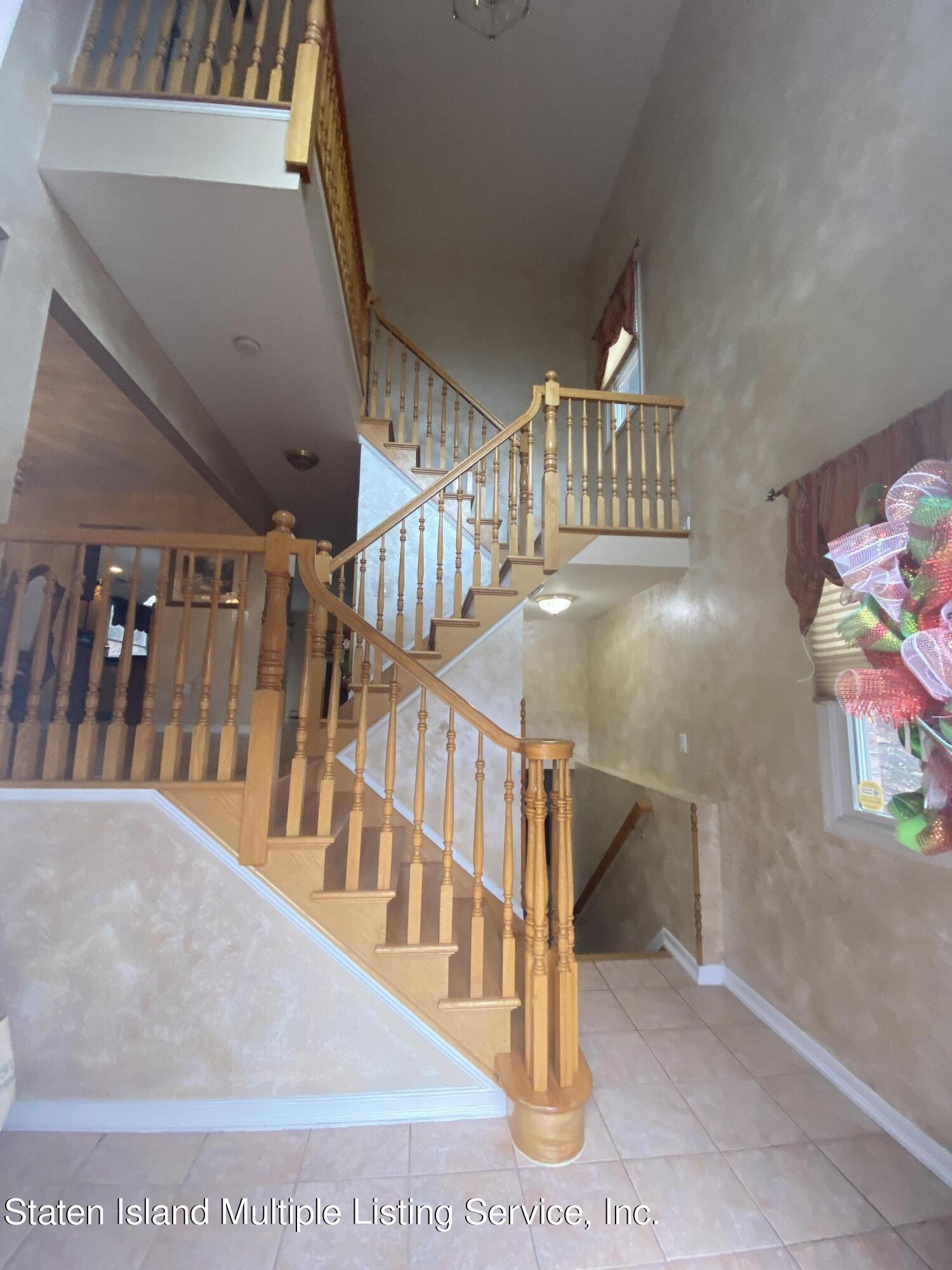 373 St George Road Staten Island, NY 10306 - Photo 3 of 25 ENTRANCE FOYER
