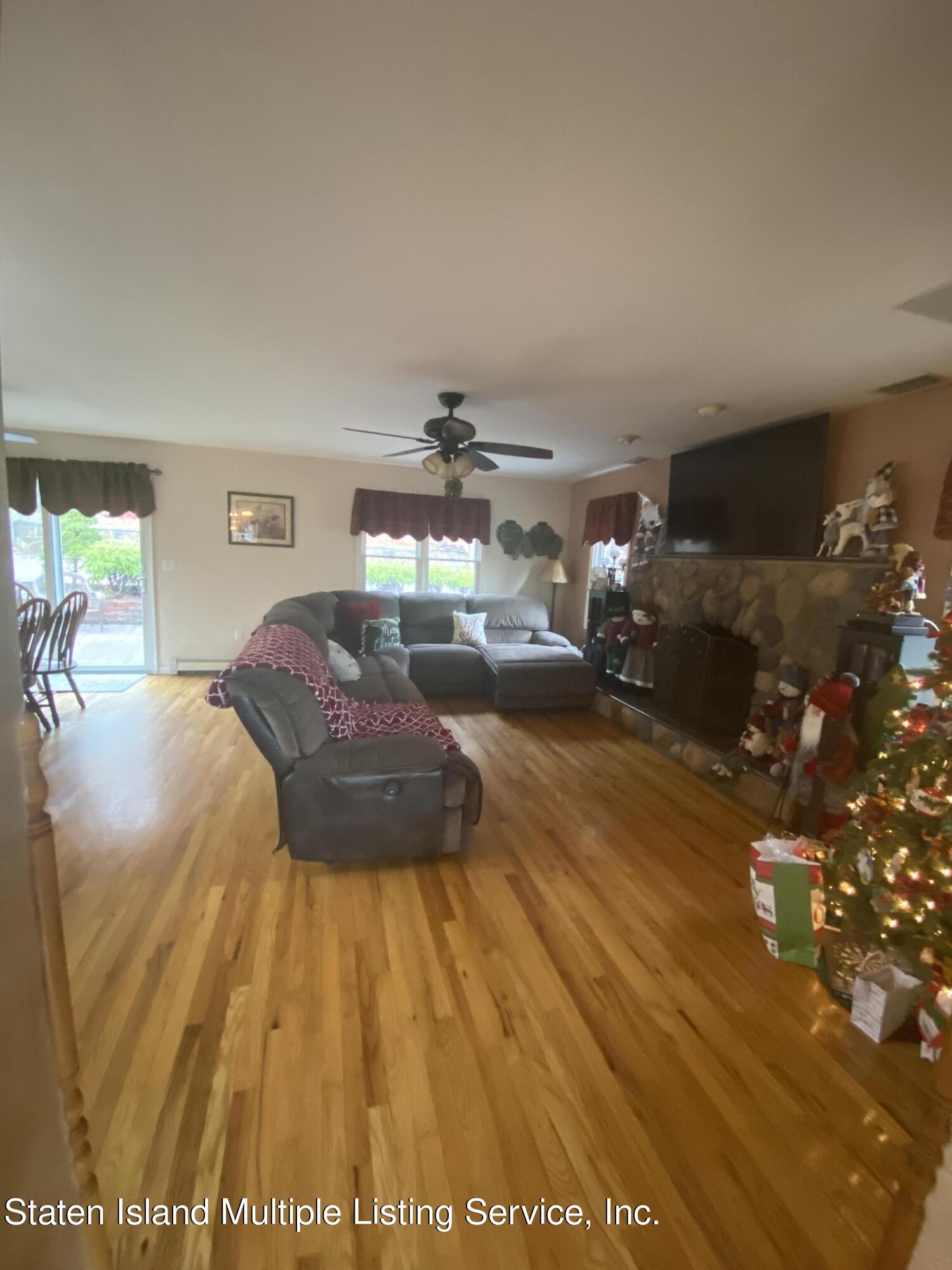 373 St George Road Staten Island, NY 10306 - Photo 6 of 25 FAMILY ROOM