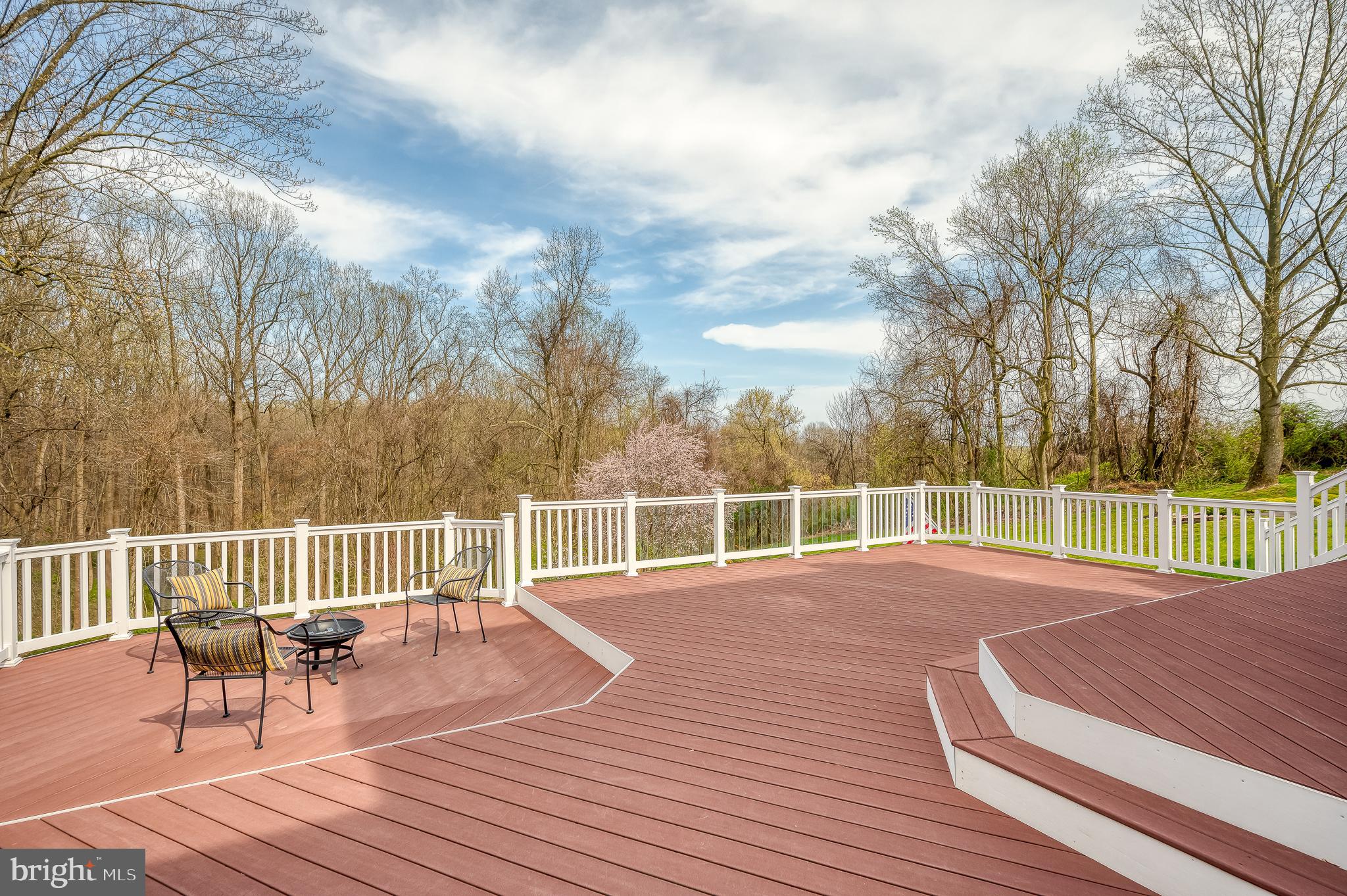 2925 Baldwin Mill Road Baldwin, MD 21013 - Photo 11 of 51 Huge tri-level Trex deck