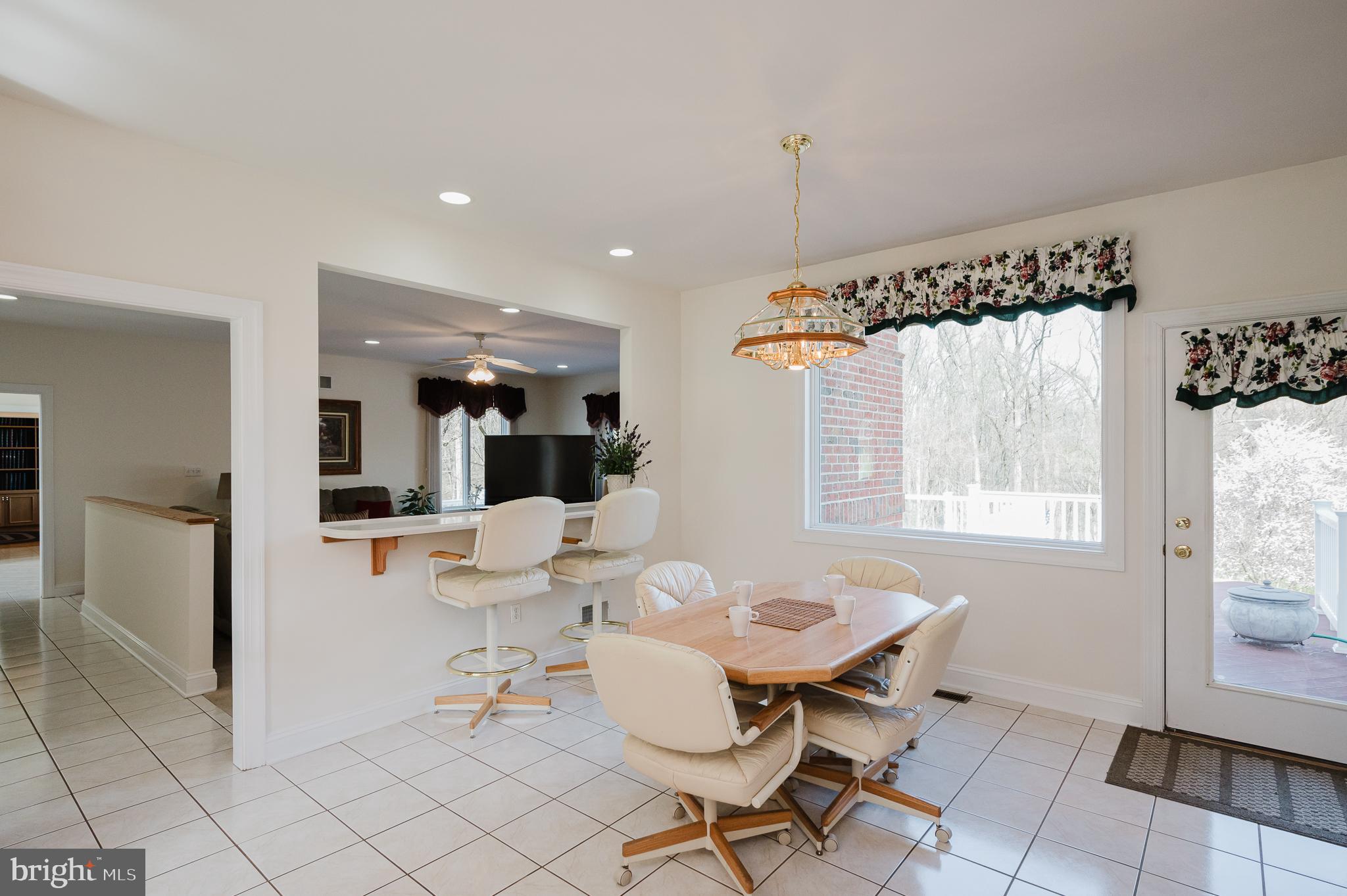 2925 Baldwin Mill Road Baldwin, MD 21013 - Photo 8 of 51 Breakfast Room and Bar