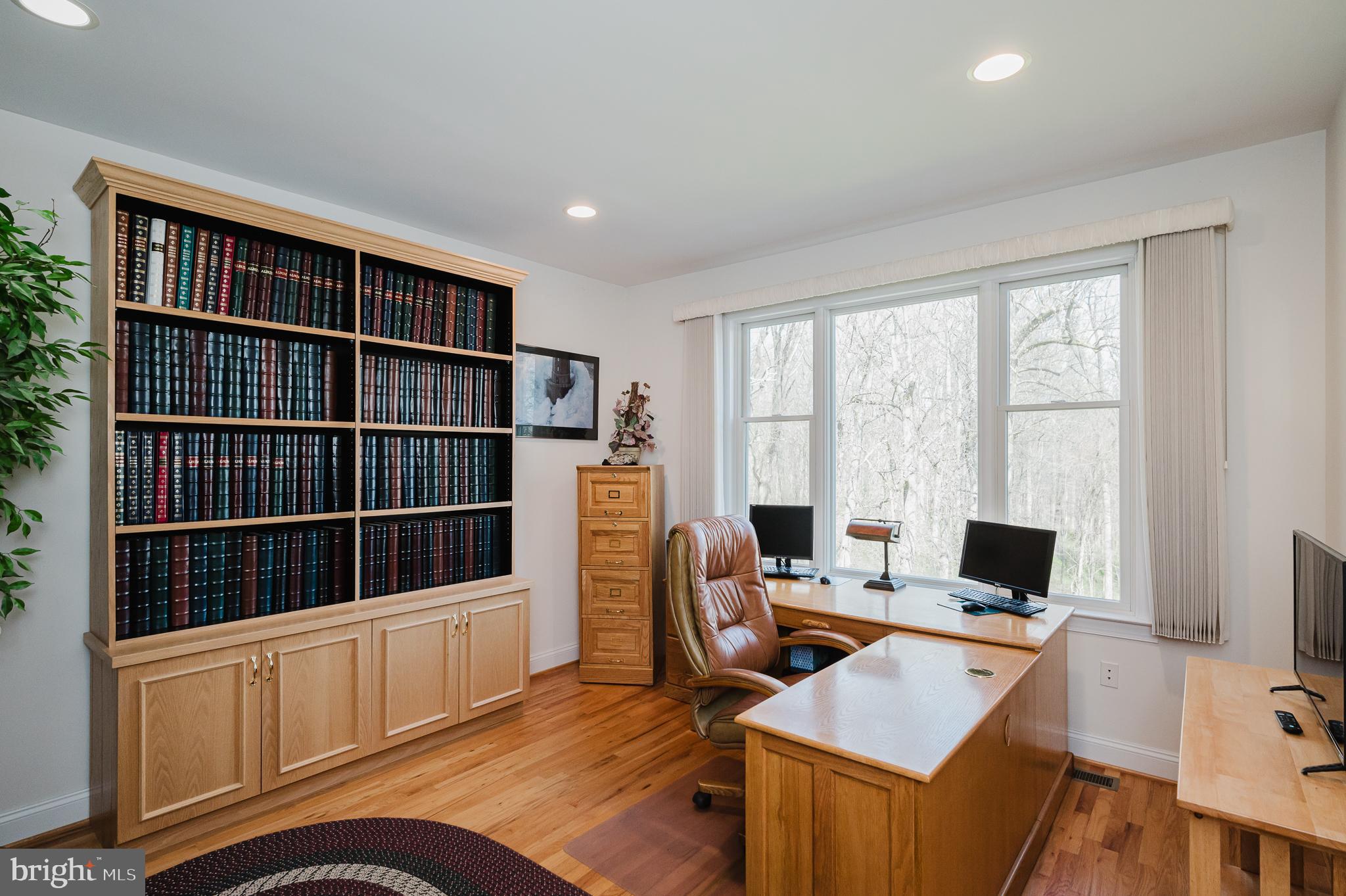 2925 Baldwin Mill Road Baldwin, MD 21013 - Photo 9 of 51 Main Floor Office - (Desk, bookcases included)