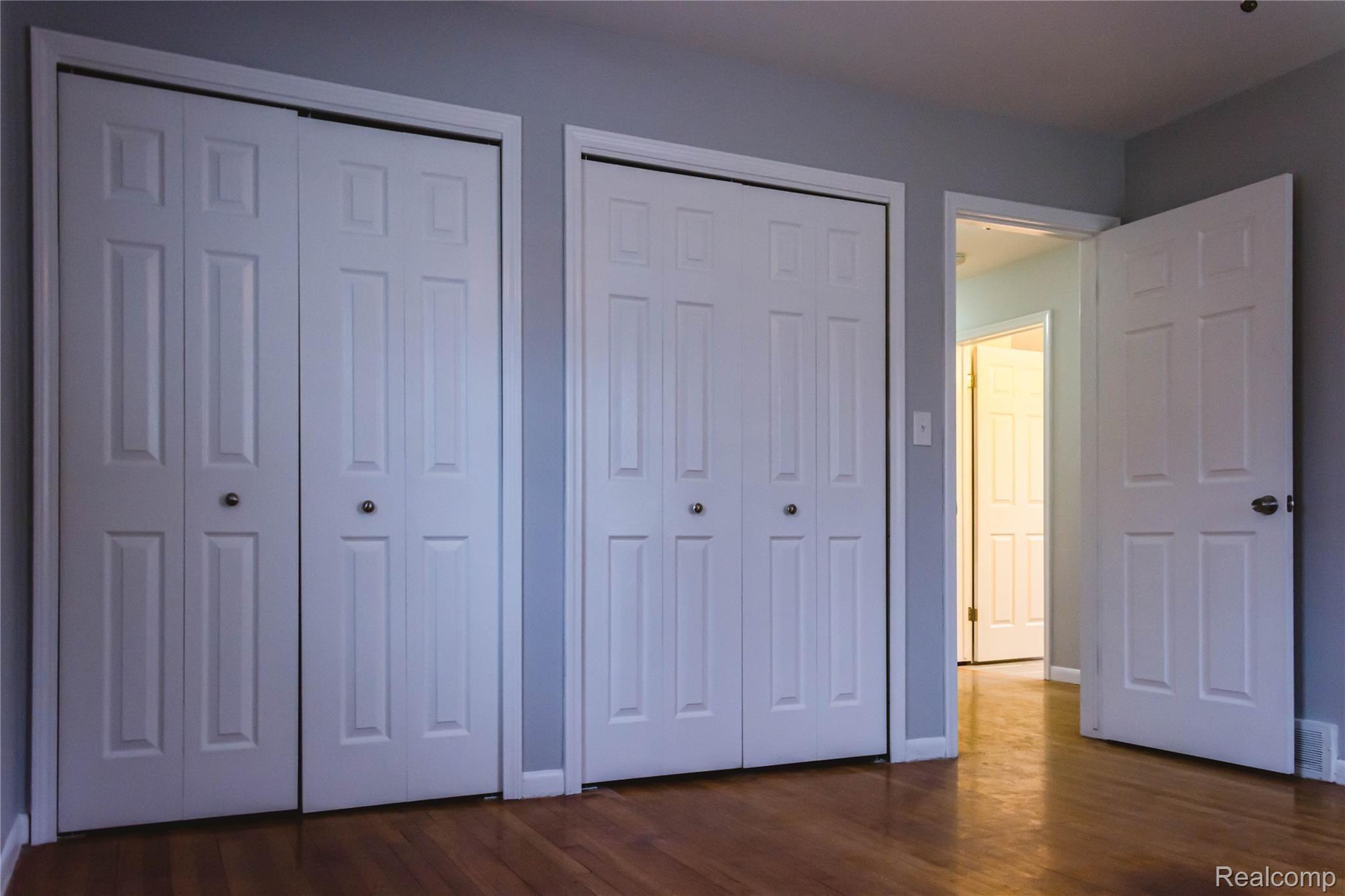 32237 Baintree Road Farmington, MI 48334 - Photo 20 of 36 32237 Baintree Rd realESTATE-32.jpg