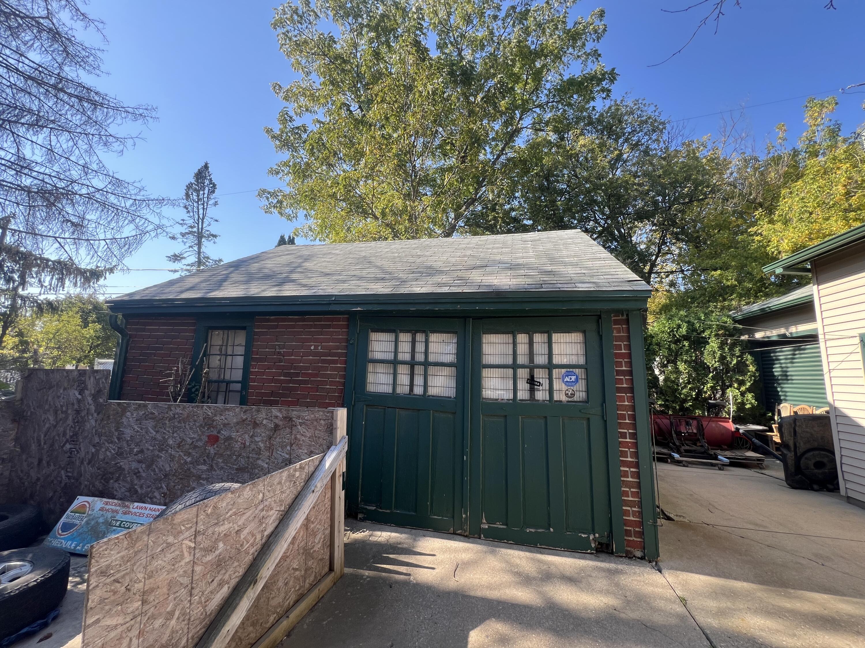 5947 North 35th Street Milwaukee, WI 53209 - Photo 35 of 41 IMG_1085