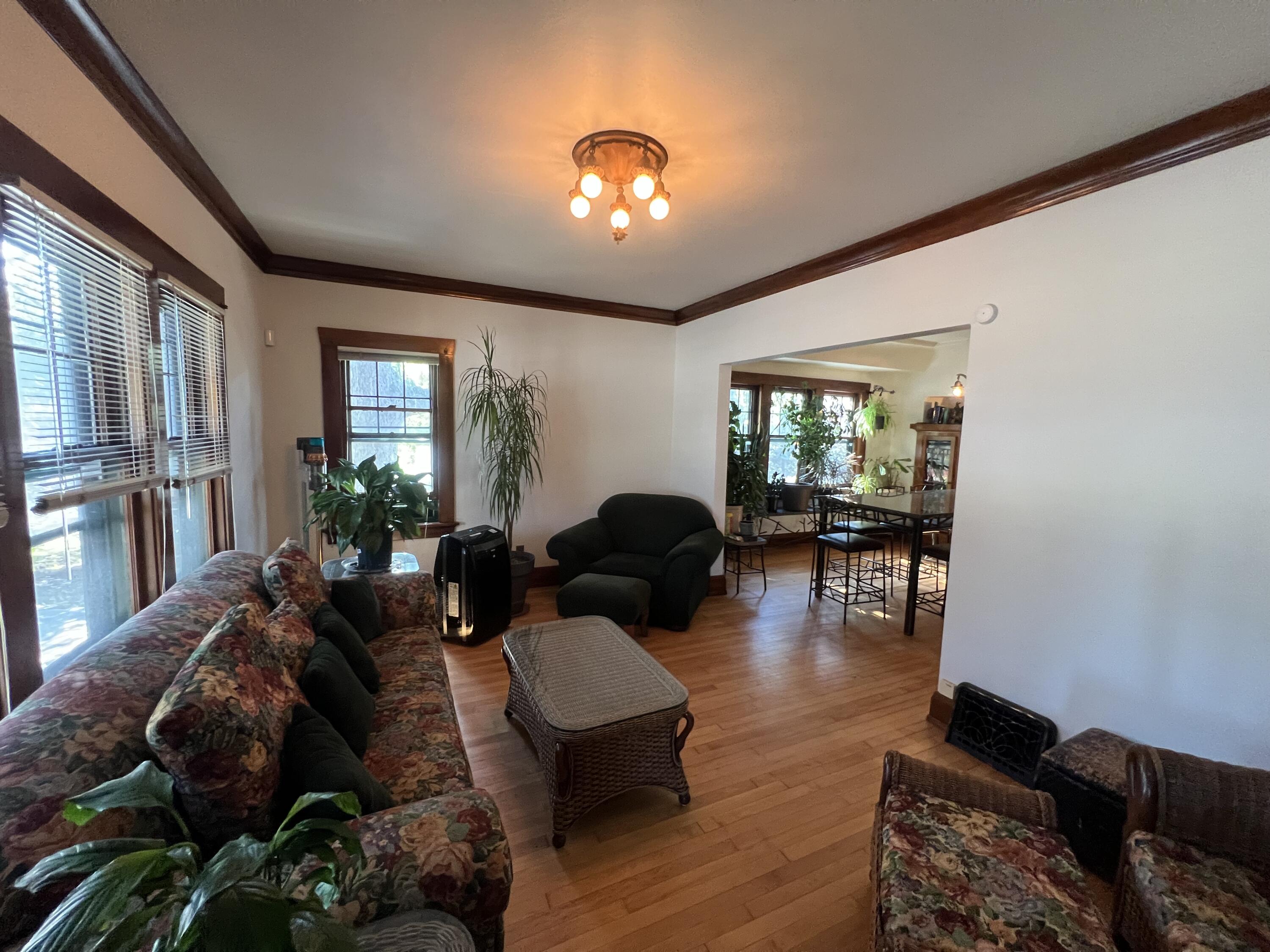 5947 North 35th Street Milwaukee, WI 53209 - Photo 7 of 41 IMG_1100