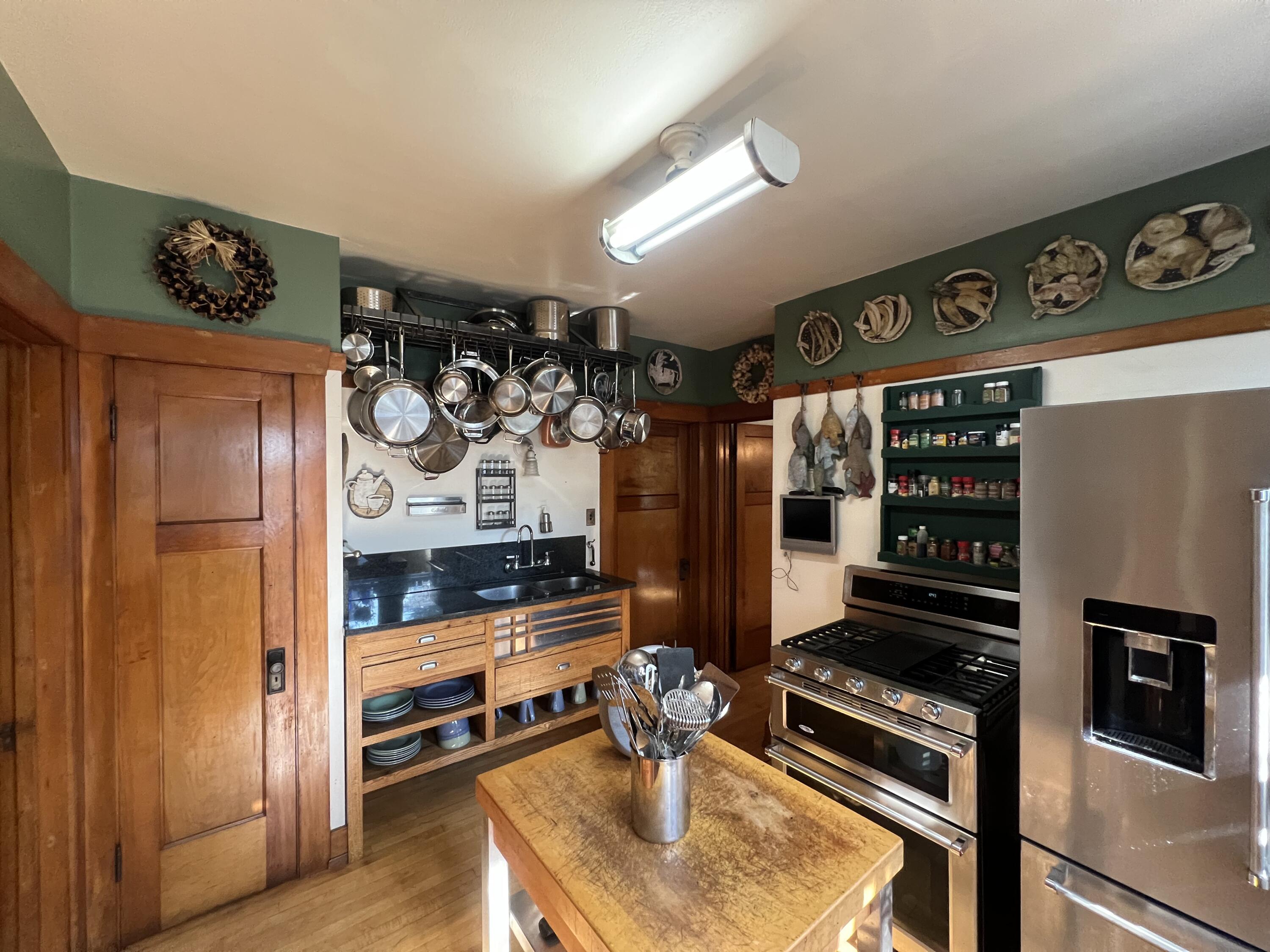 5947 North 35th Street Milwaukee, WI 53209 - Photo 10 of 41 IMG_1114