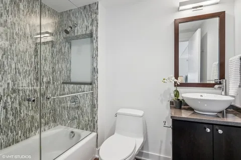 $875,000 | 1967 North Maud Avenue, Unit A, Chicago, IL 60614