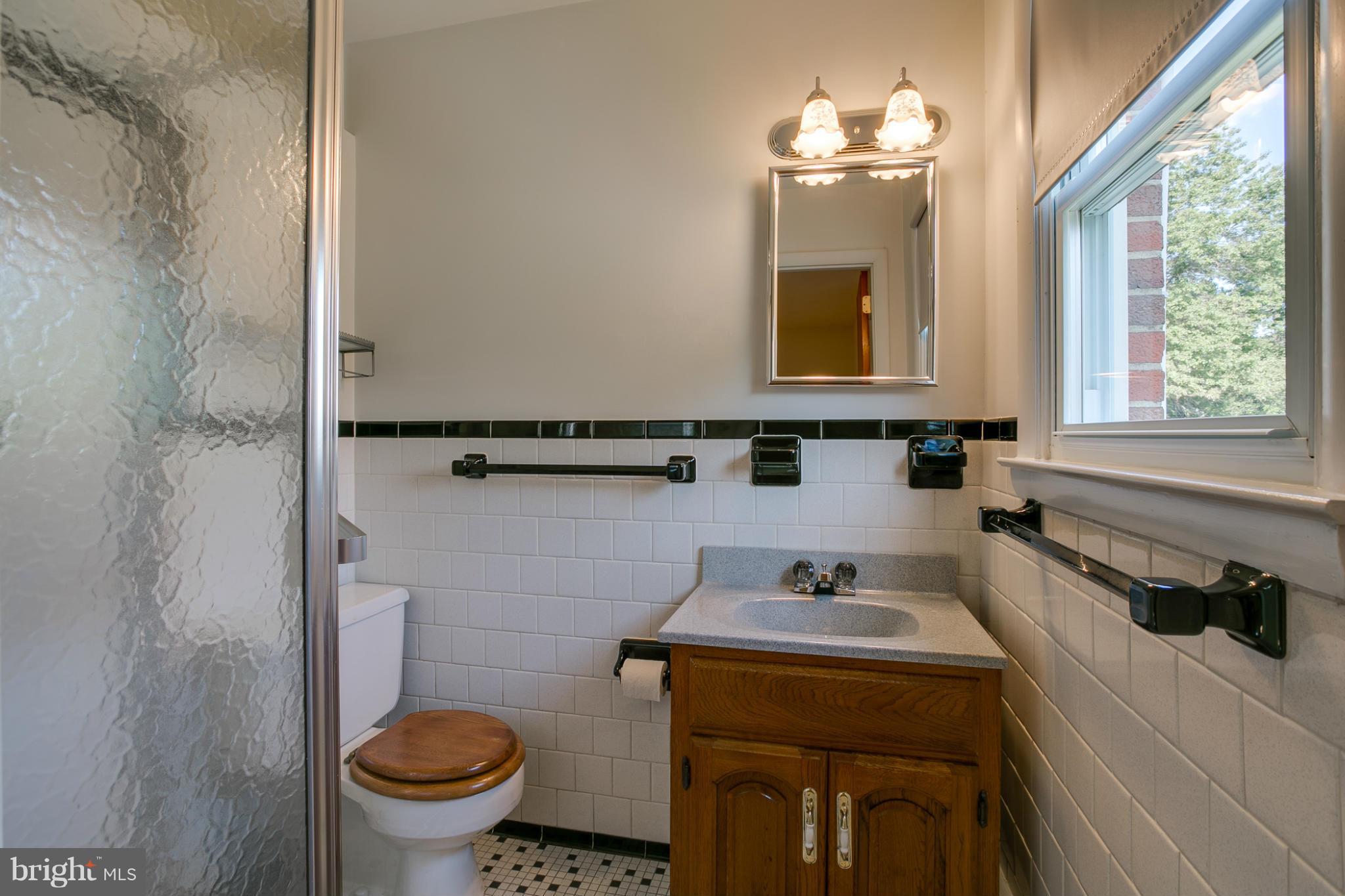 2813 Pinewick Road Ellicott City, MD 21042 - Photo 14 of 26 Bath (Master)