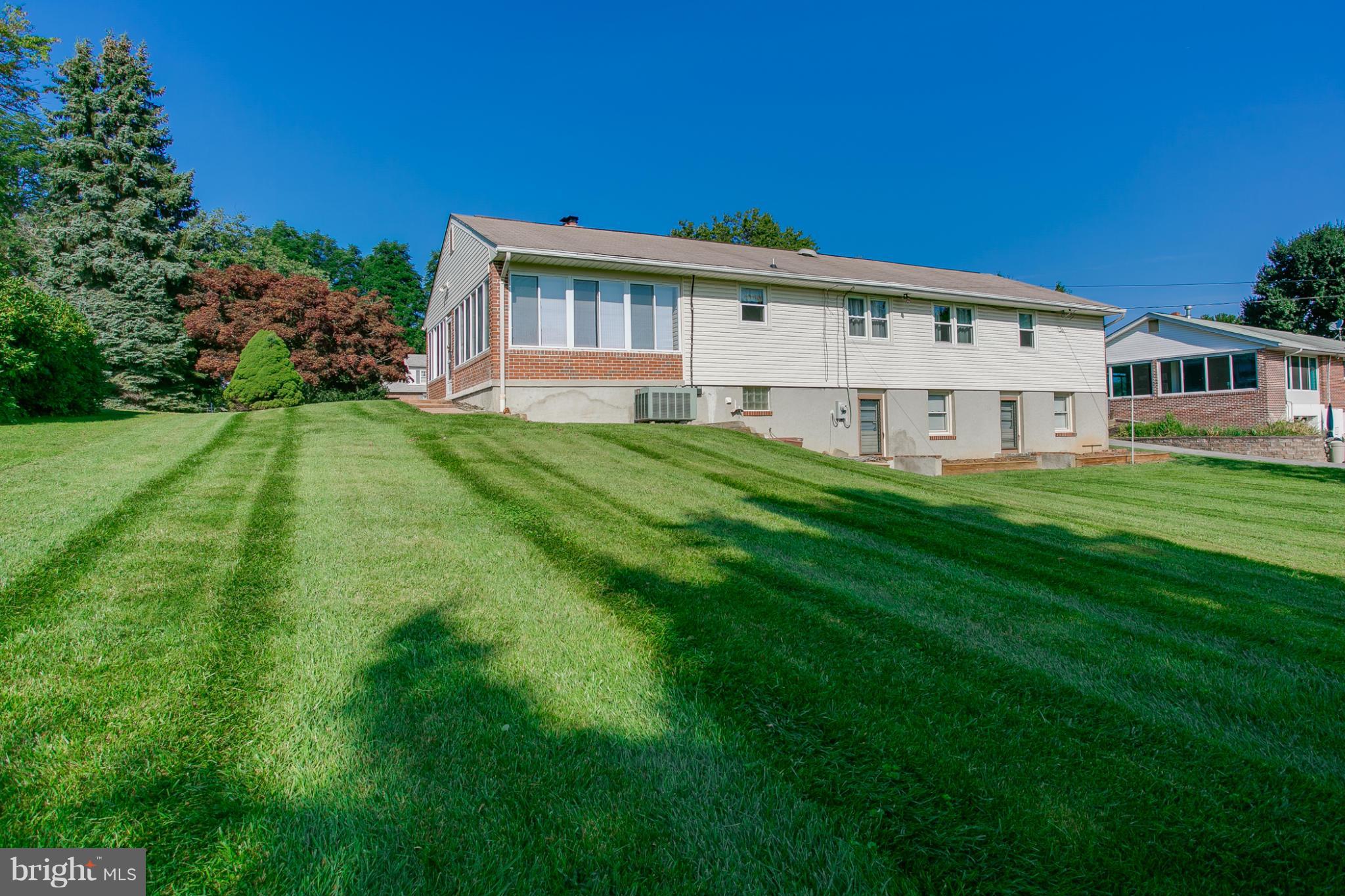 2813 Pinewick Road Ellicott City, MD 21042 - Photo 25 of 26 Exterior (Rear)
