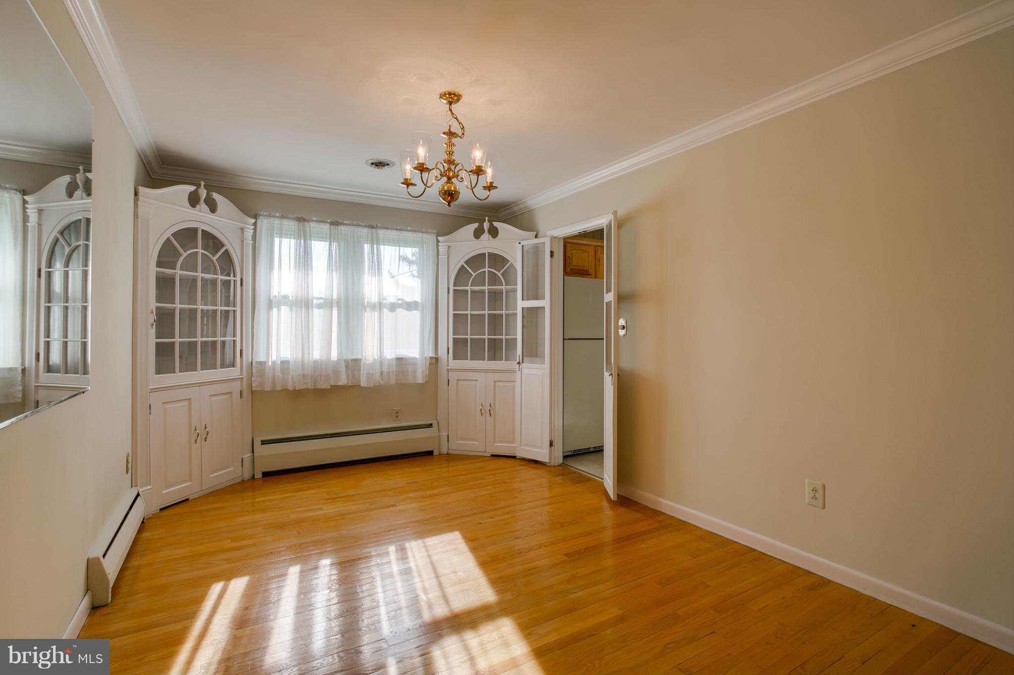 2813 Pinewick Road Ellicott City, MD 21042 - Photo 6 of 26 Dining Room