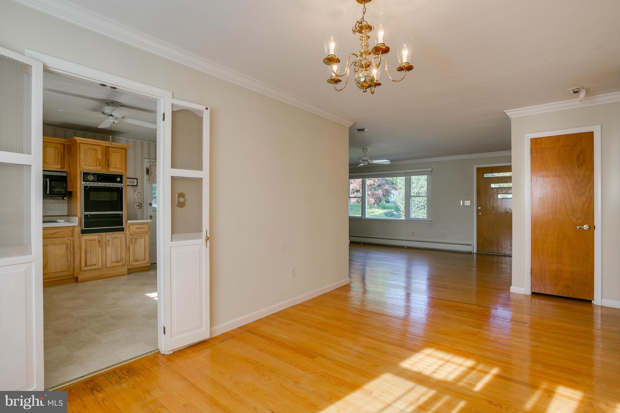 2813 Pinewick Road Ellicott City, MD 21042 - Photo 8 of 26 Dining Room