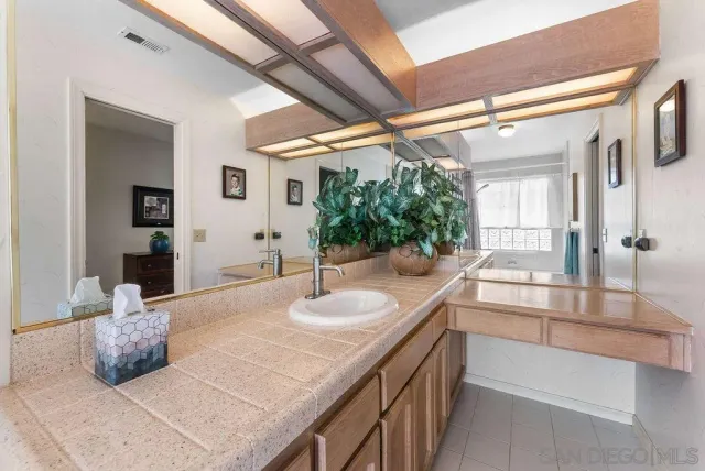 $2,795,000 | 7303 Eads Avenue, La Jolla, CA 92037