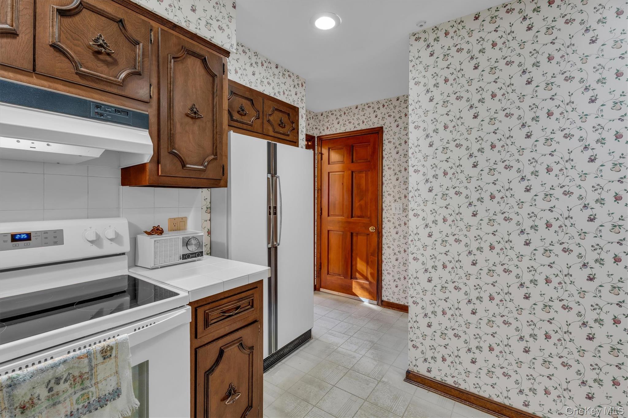 133 Old Field Road Setauket, NY 11733 - Photo 6 of 29