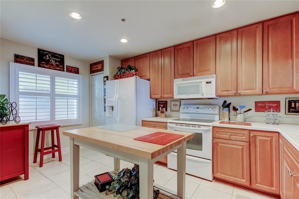 425 150th Avenue, Unit 2504 Madeira Beach, FL 33708 - Photo 8 of 41