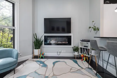 $975,000 | 21 Worcester Square, Unit 2, Boston, MA 02118