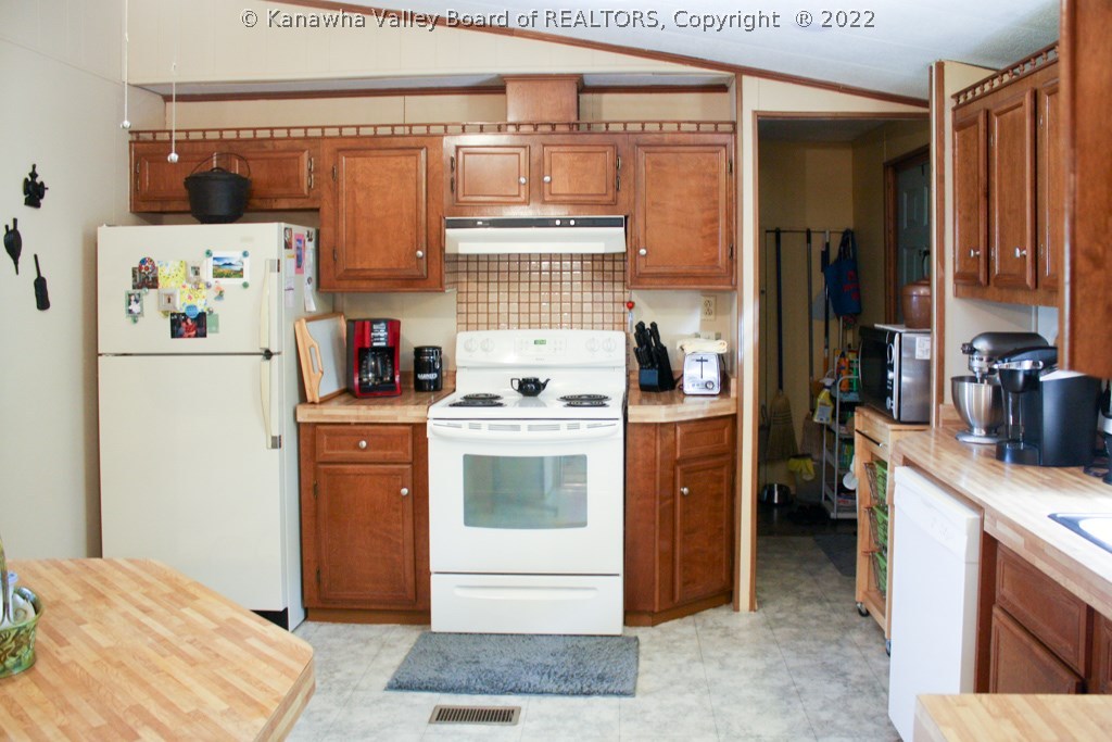 29 Cedar Valley Road Ripley, WV 25271 - Photo 5 of 15 Gallery Image 5