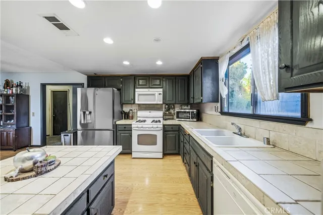 $420,000 | 42290 Mayberry Avenue, Hemet, CA 92544